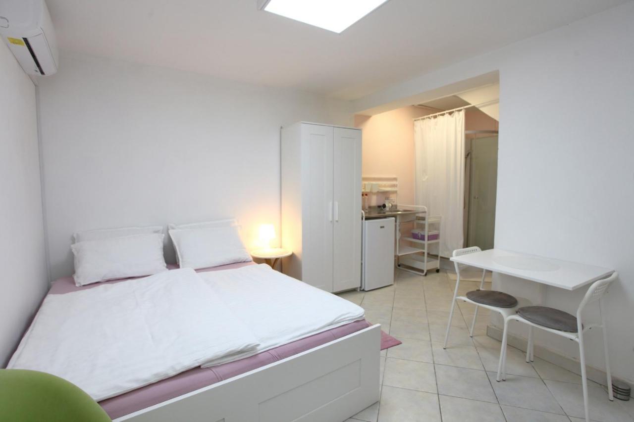 City Room Apartment Date Копер Экстерьер фото