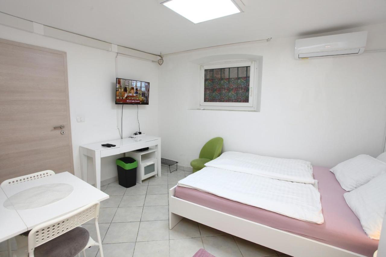 City Room Apartment Date Копер Экстерьер фото